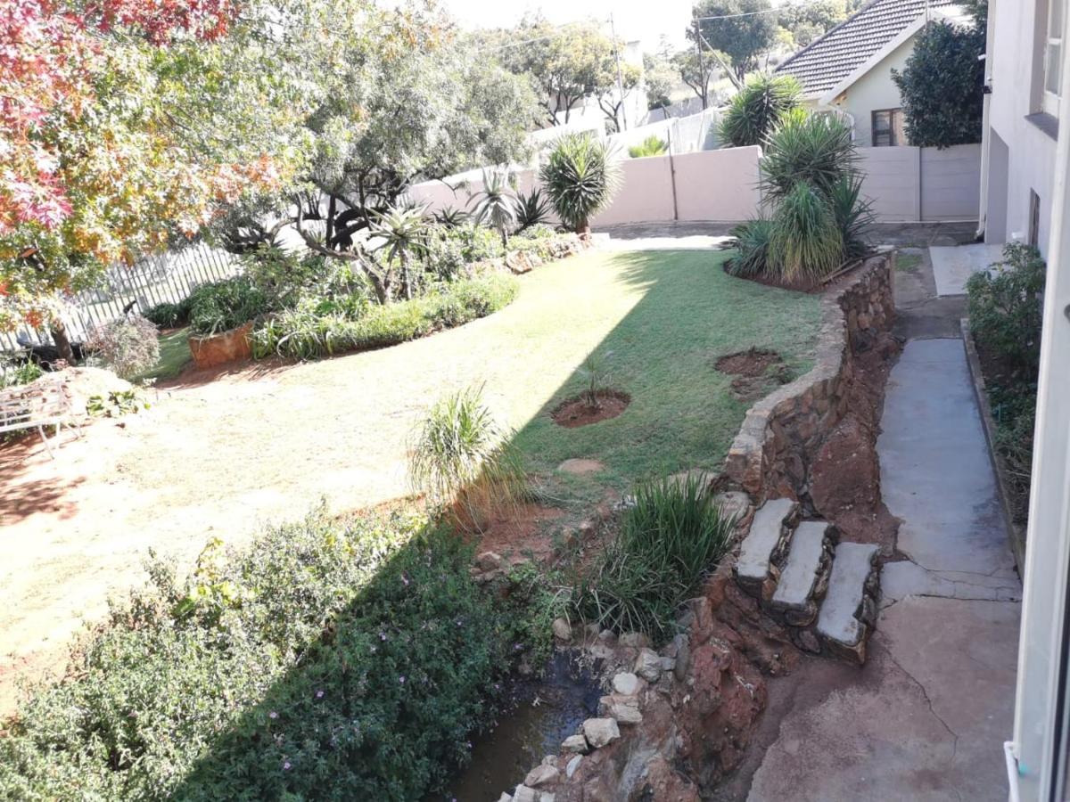 Kaleaba House In A Tranquil Surburb - Linmeyer Hotel Johannesburg Exterior photo